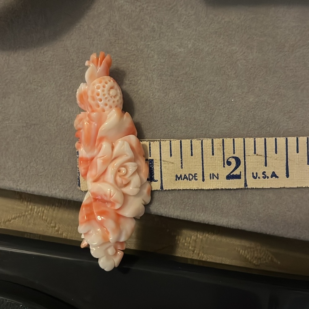 Vintage large hand carved angel skin coral bead for pendant or brooch 14 grams - Picture 8 of 10